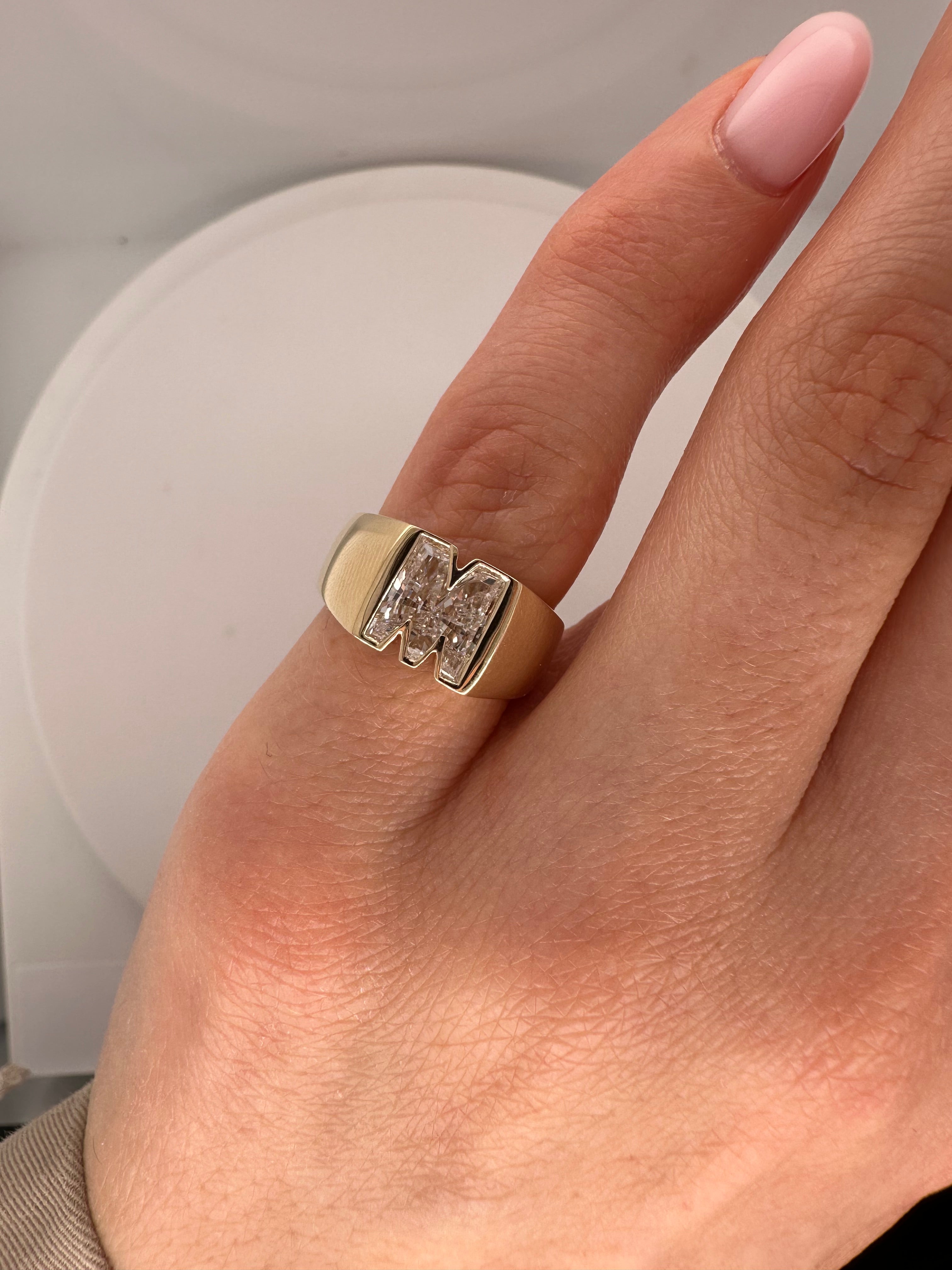 FLOATING BEZEL LAB DIAMOND LETTER RING