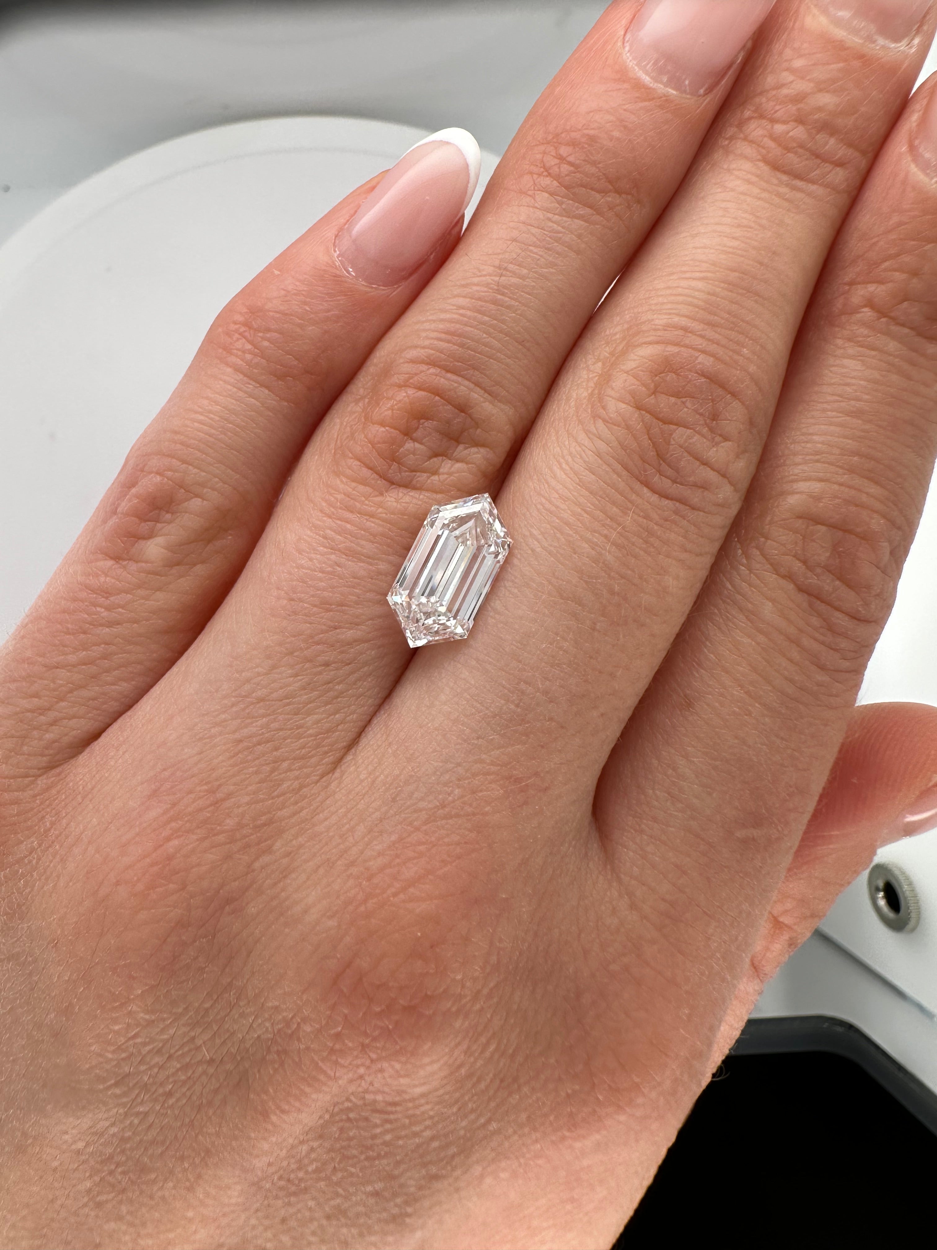 3.05 CARAT HEXAGON LAB DIAMOND