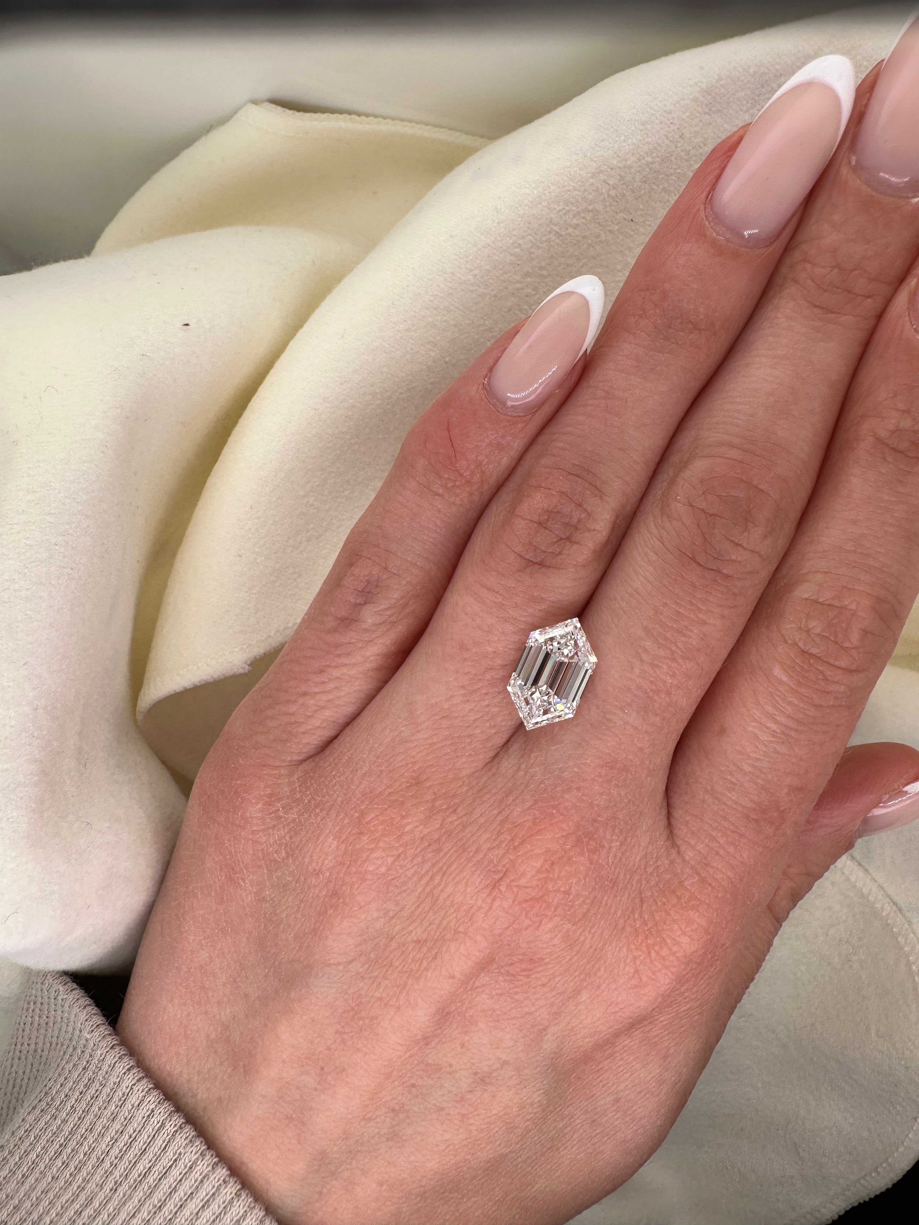 3.54 CARAT ELONGATED HEXAGON LAB DIAMOND