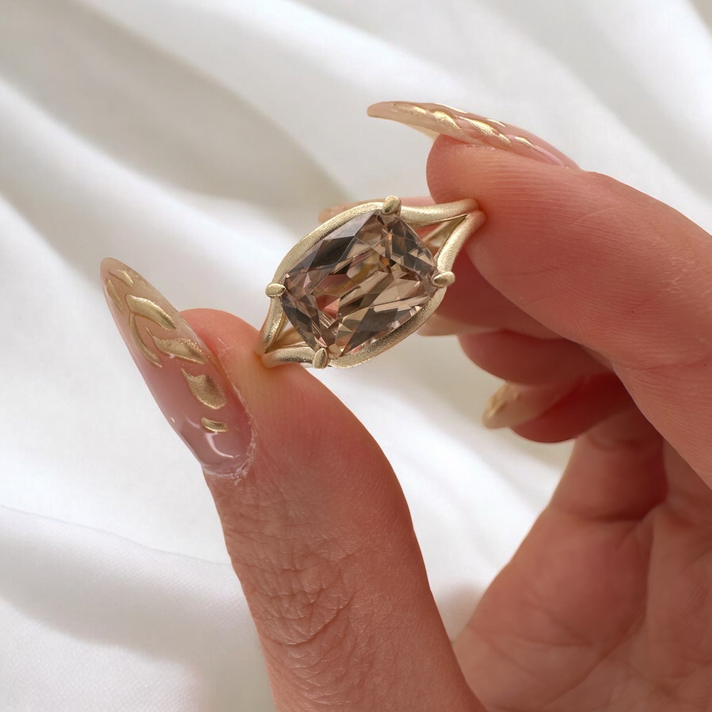 3.40 CARAT ZIRCON SPLIT SHANK