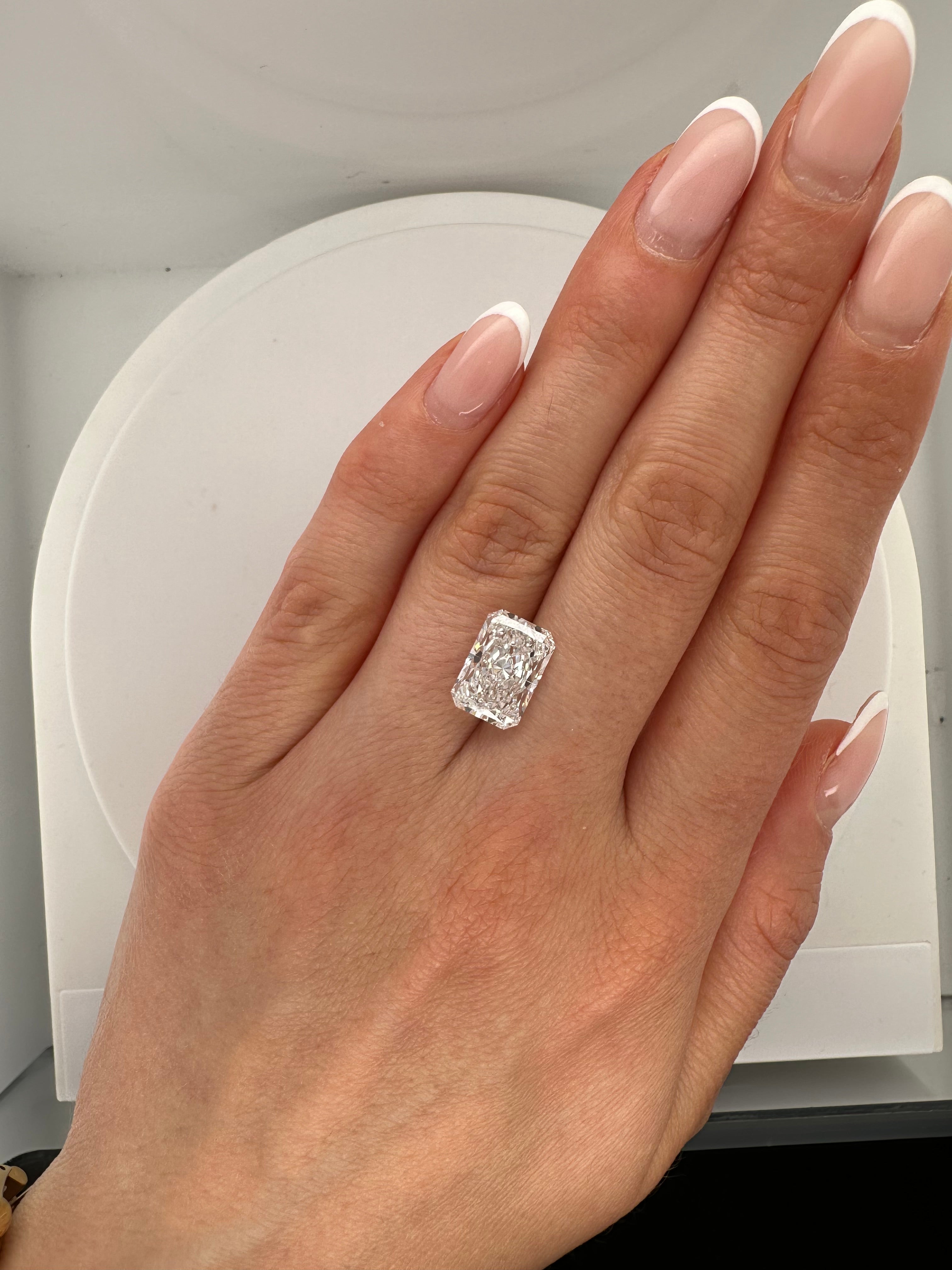 4.08 CARAT RADIANT CUT LAB DIAMOND