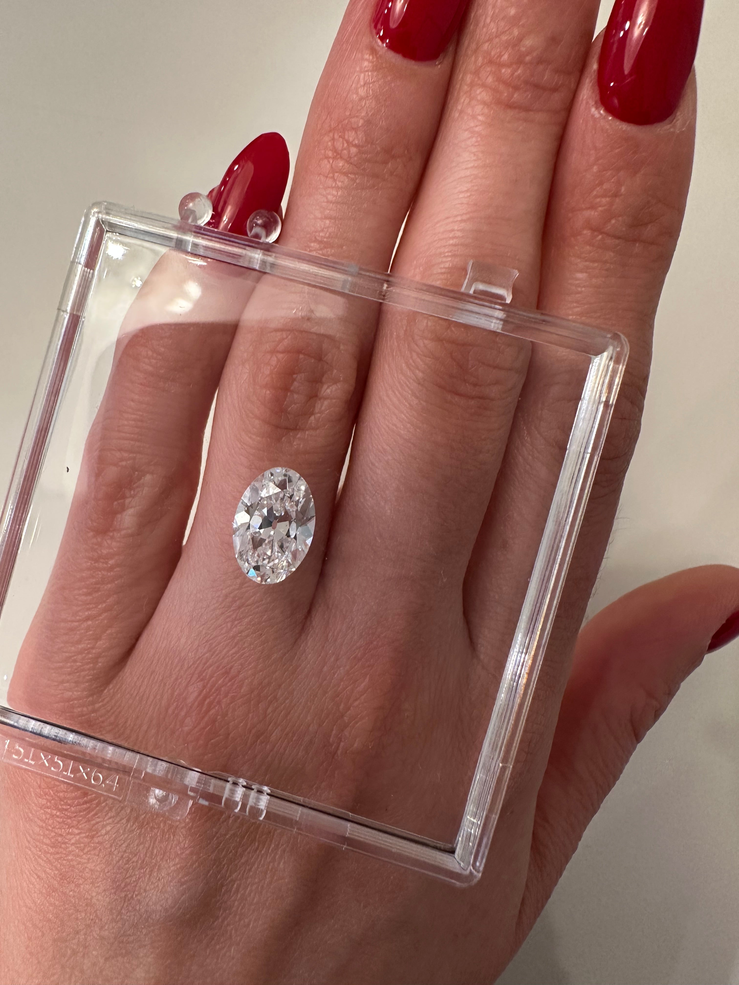 3.08 CARAT ANTIQUE/MODERN HYBRID OVAL LAB DIAMOND