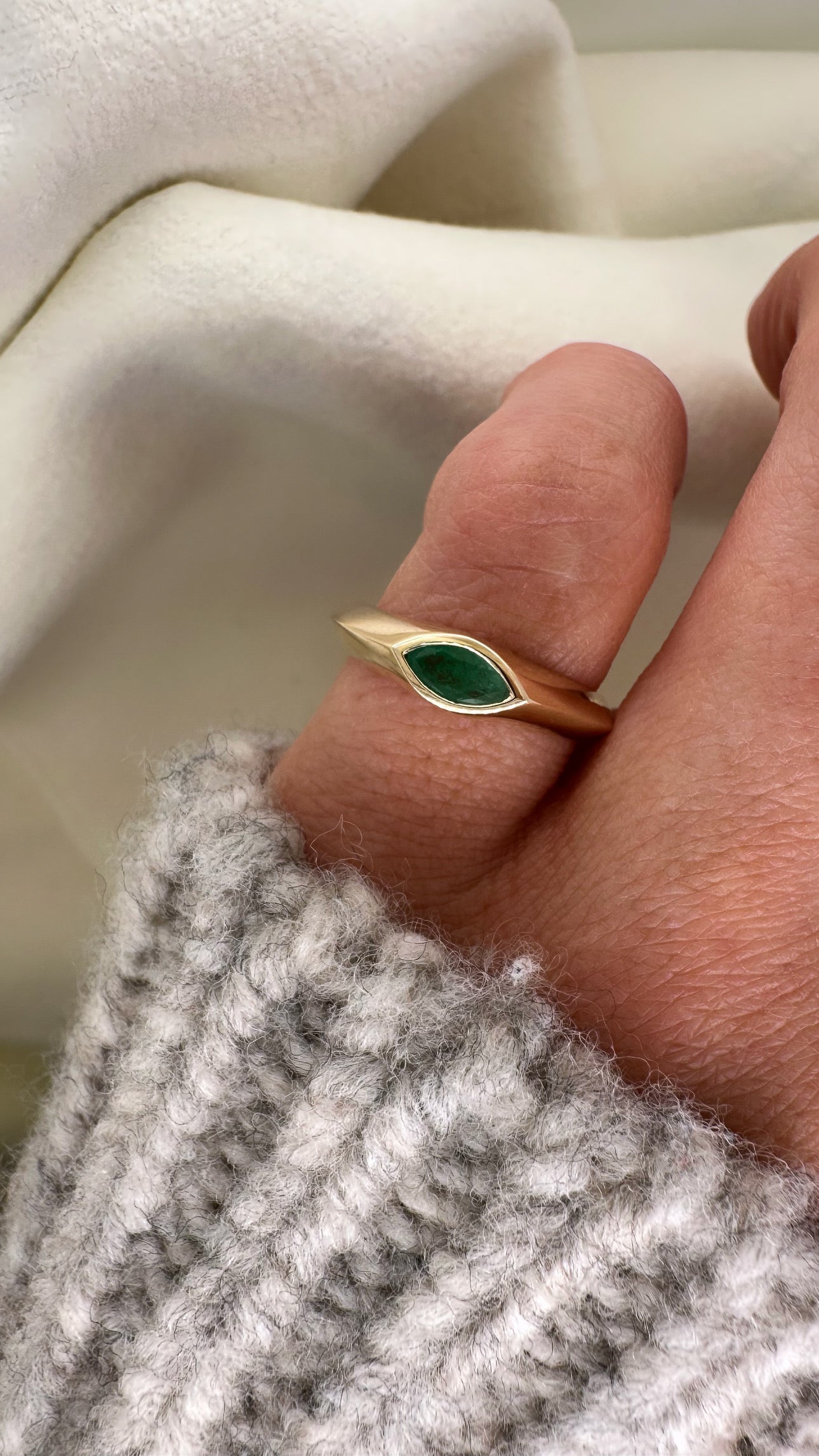 KNIFE’S EDGE PINKY RING