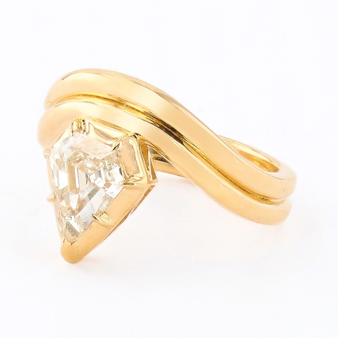 1.40 KITE SHAPED DIAMOND RING