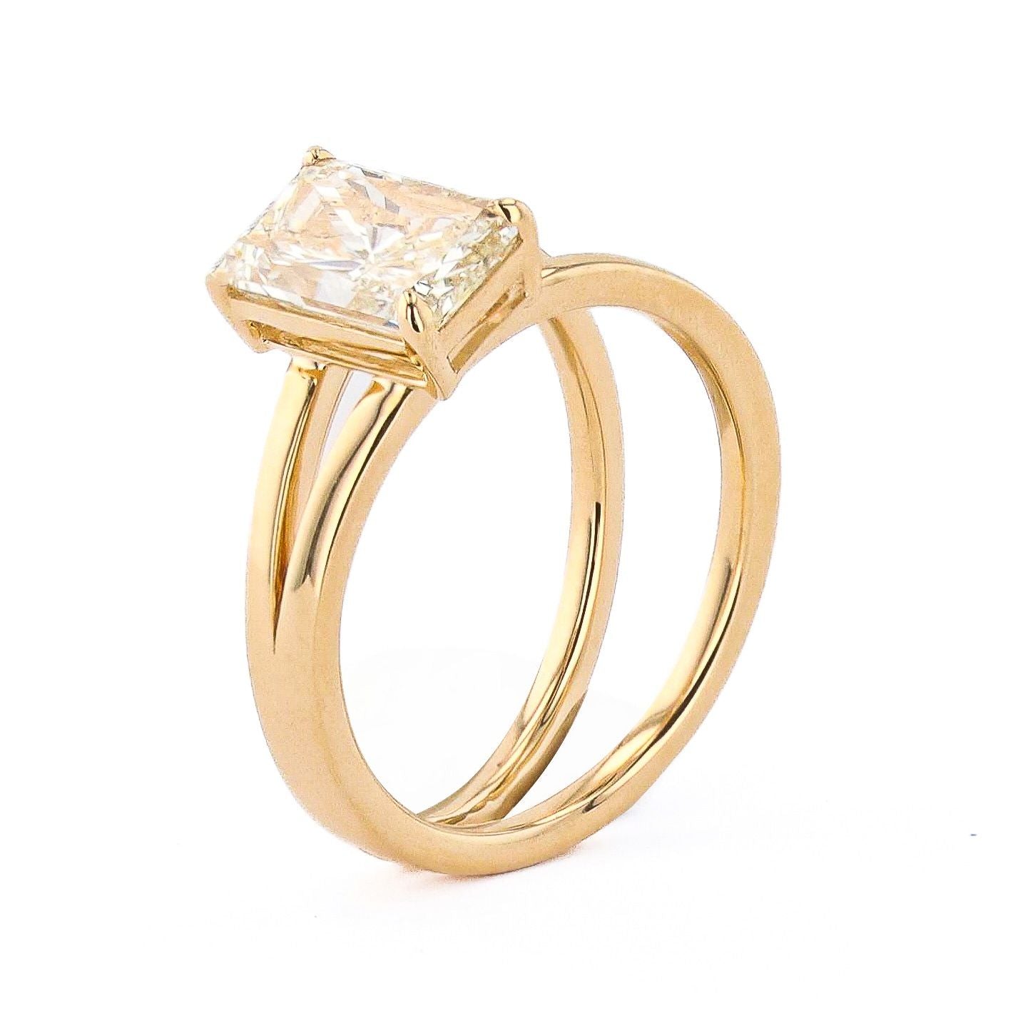 2.00 RADIANT CUT DIAMOND OFF-SET RING