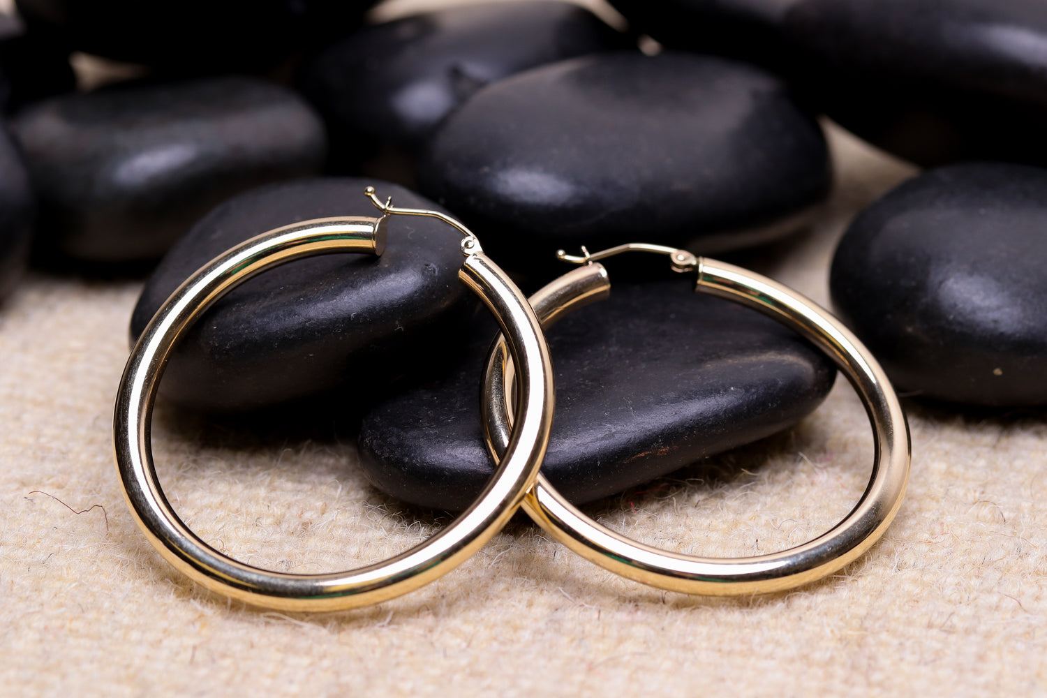 MID SIZED CHUNKY GOLD HOOPS