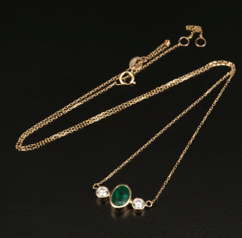 EMERALD AND DIAMOND NECKLACE