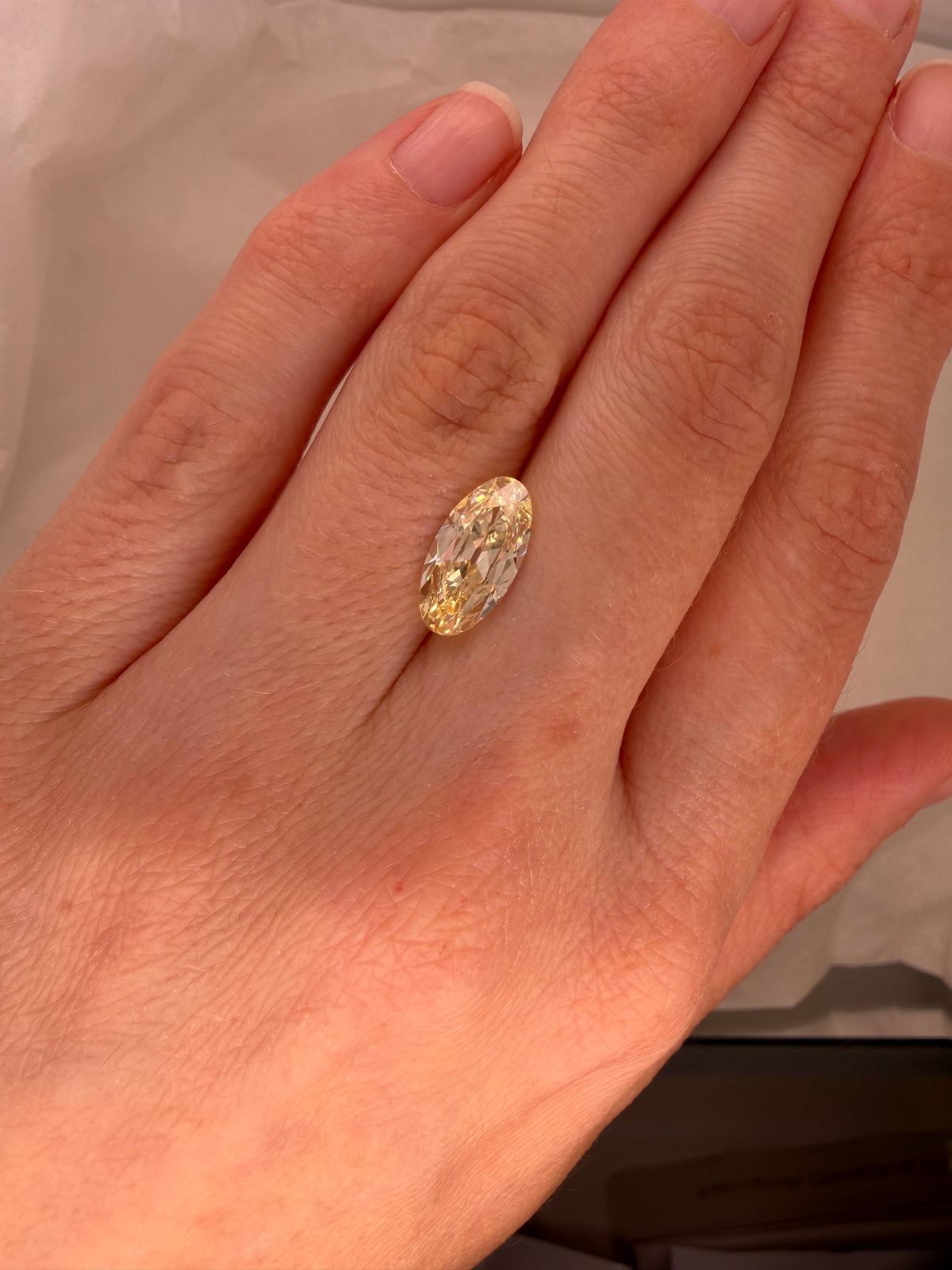 ￼2.07 BUTTER YELLOW ANTIQUE MOVAL LAB DIAMOND