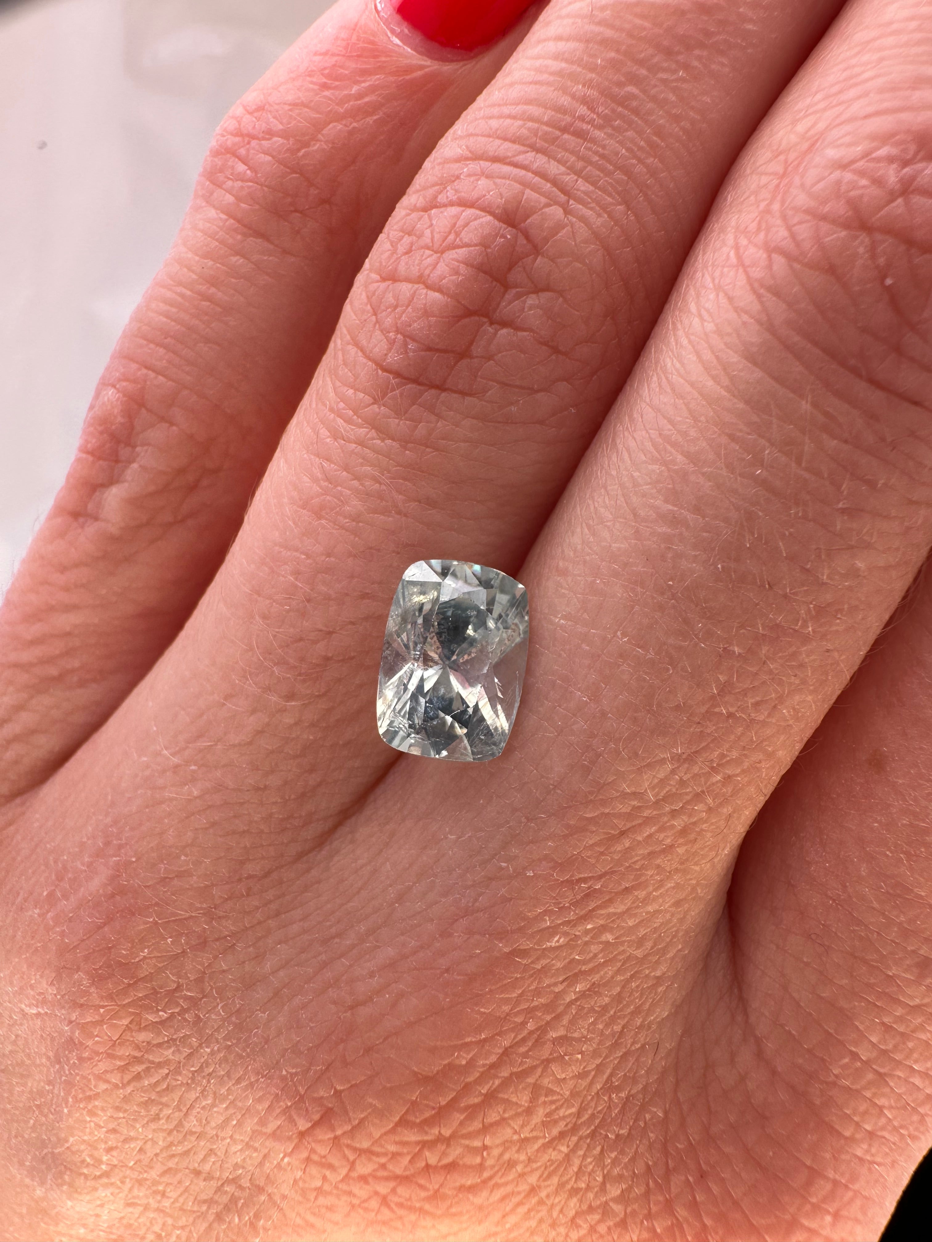 2.86 CARAT NO HEAT SAPPHIRE