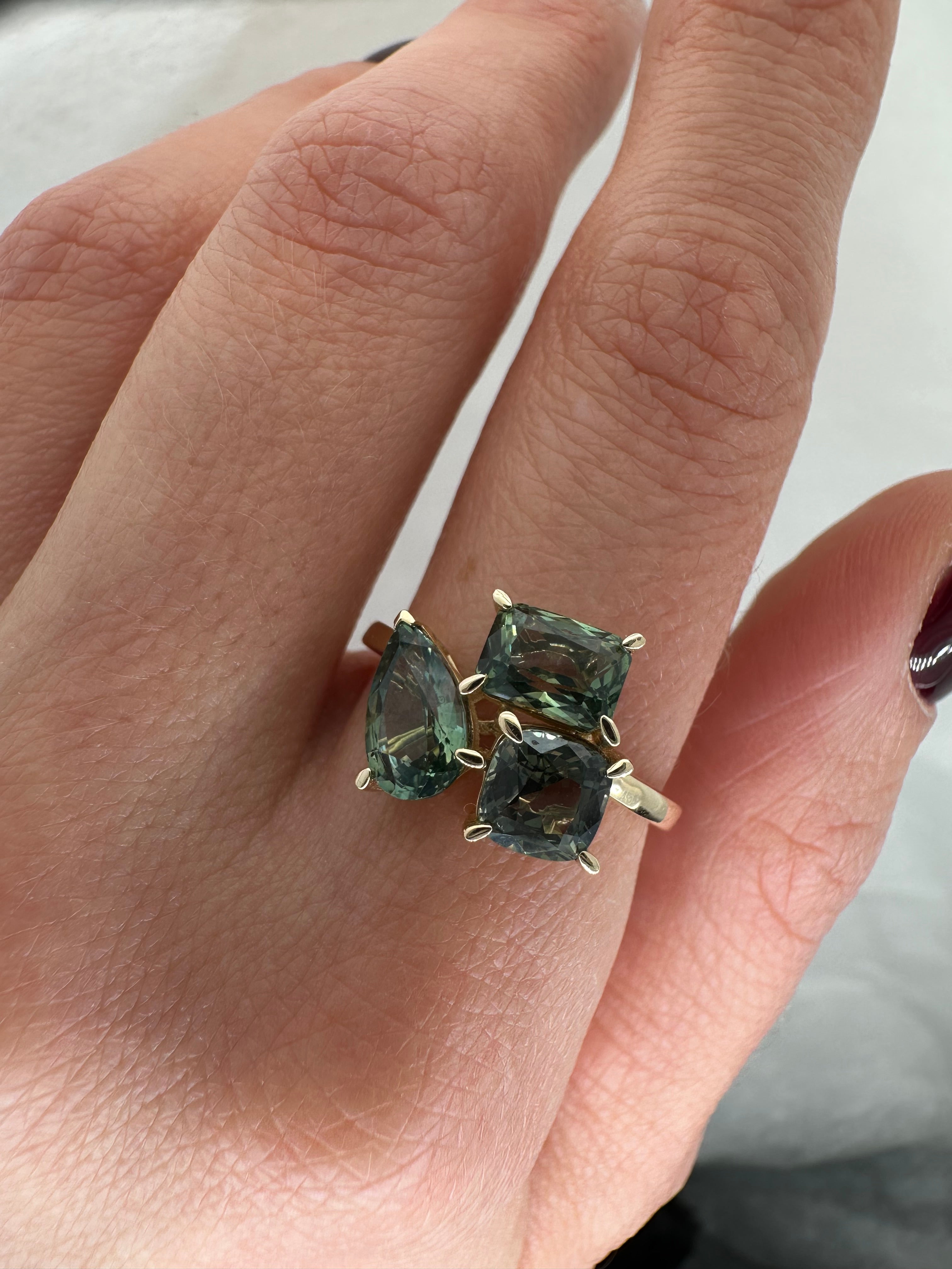 THE UNHEATED GREEN SAPPHIRE MUSE TRIO