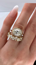 Load image into Gallery viewer, 1.70 CARAT OVAL DIAMOND RING