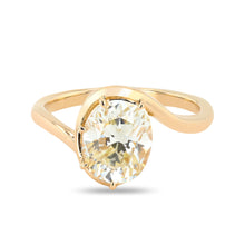 Load image into Gallery viewer, 2.00 CARAT CHAMPAGNE OVAL DIAMOND RING