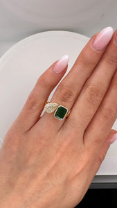 EMERALD AND DIAMOND BEZEL TOI ET MOI