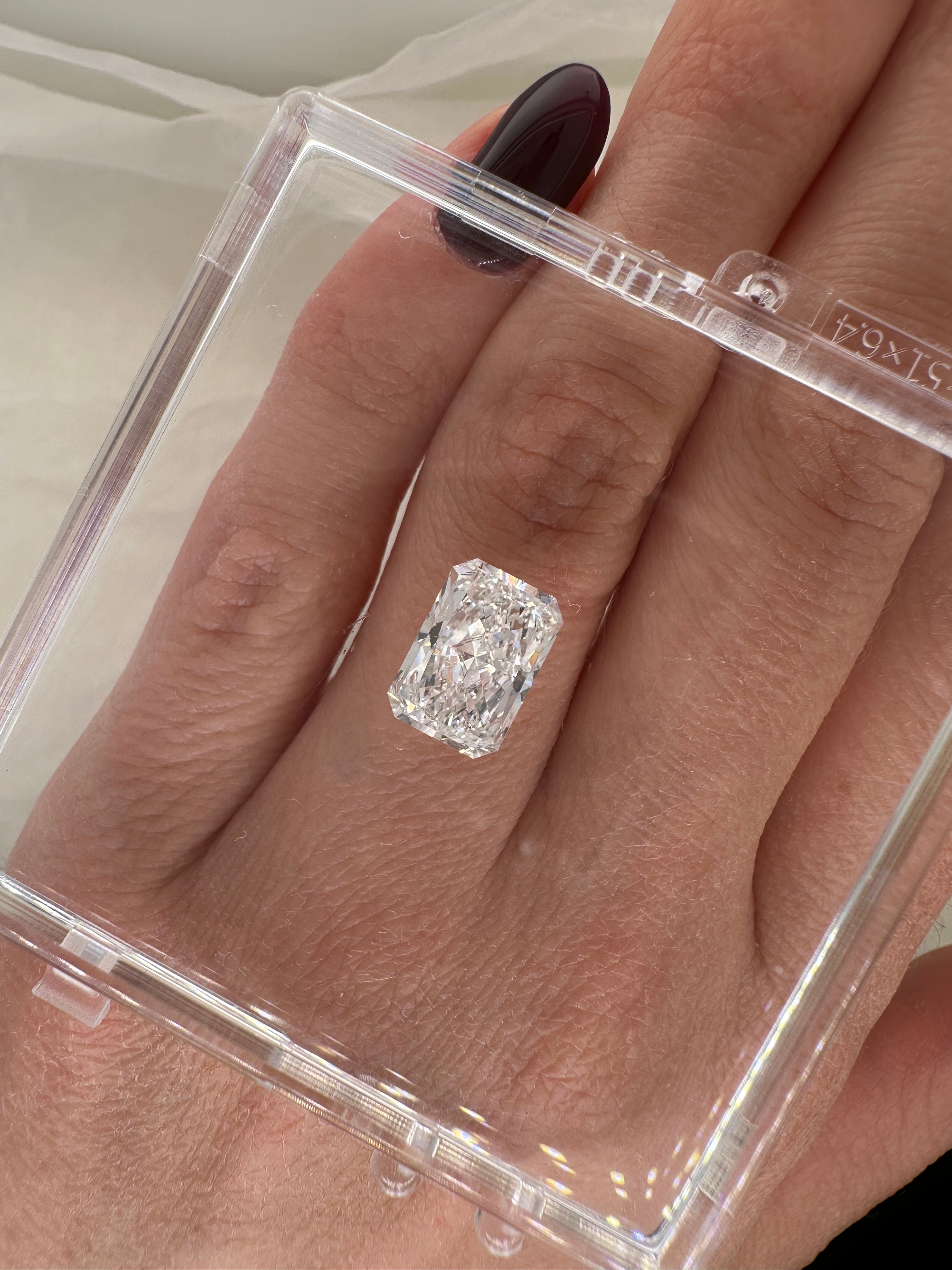 3.50 CARAT RADIANT CUT LAB DIAMOND