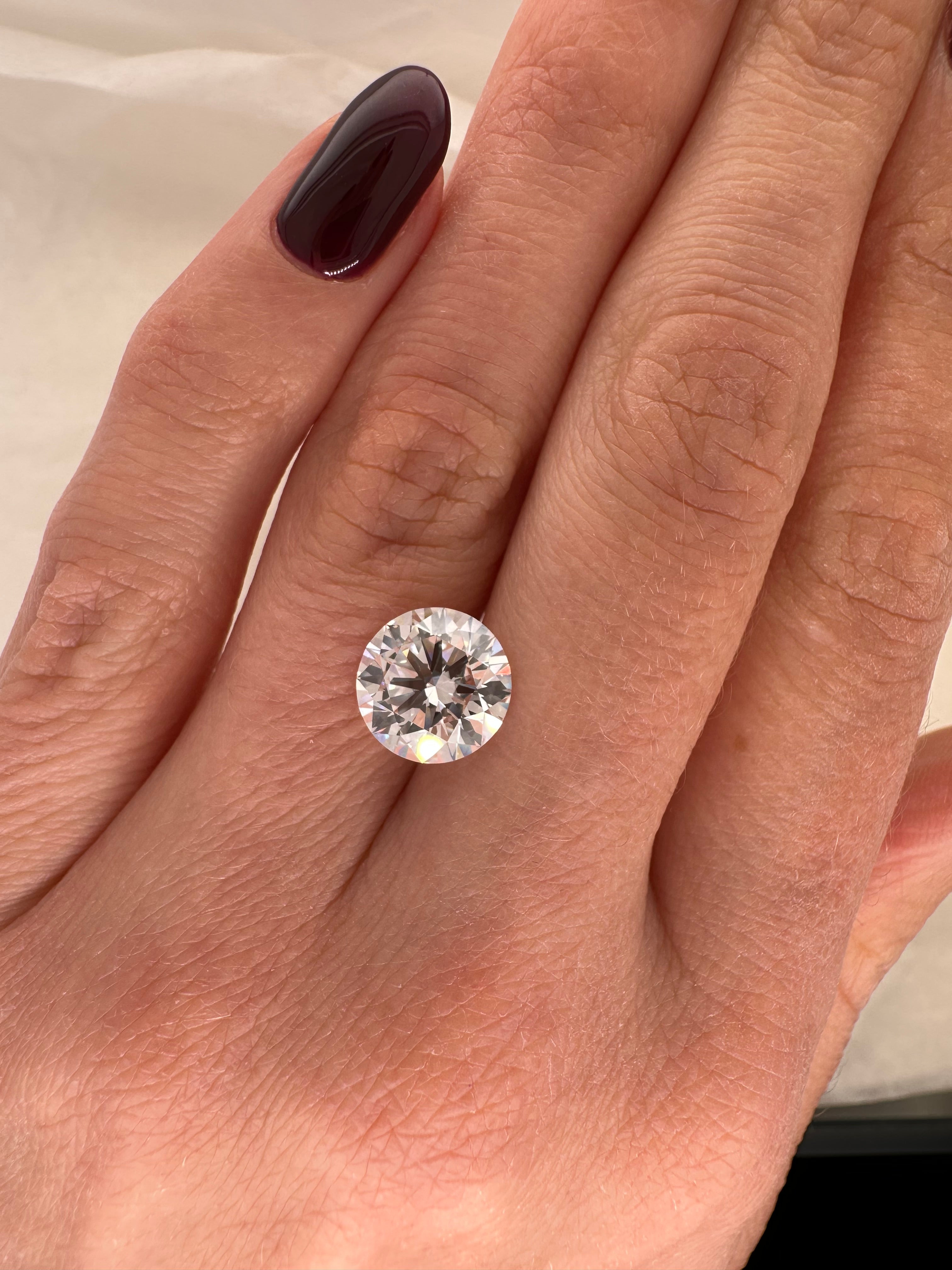 3.05 ROUND BRILLIANT LAB DIAMOND