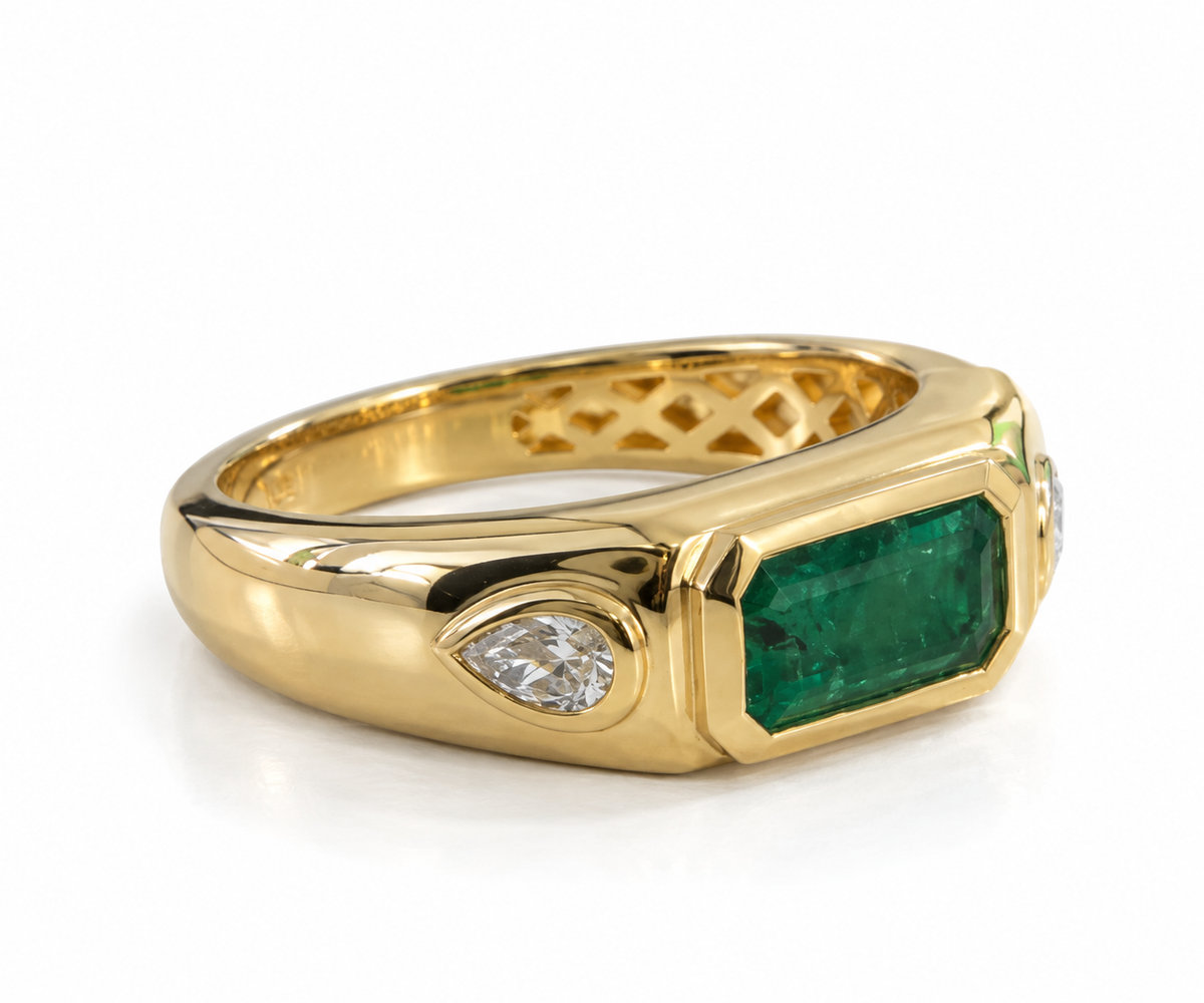 THE ESMERALDA SIGNET