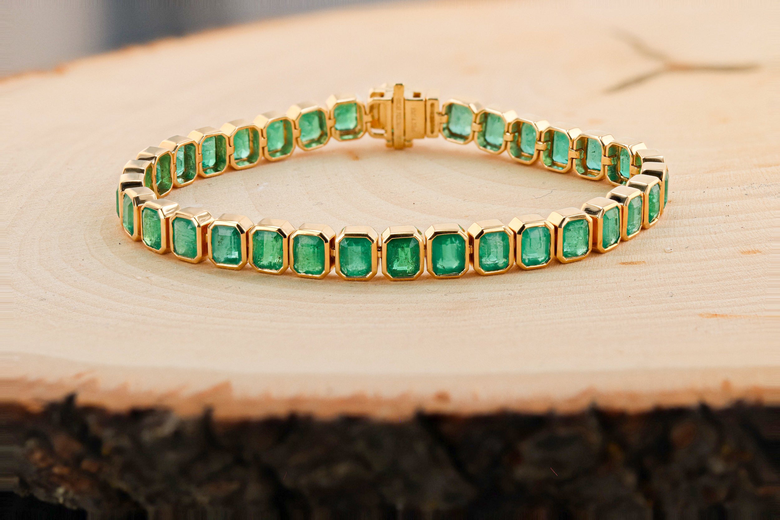 EMERALD BEZEL BRACELET