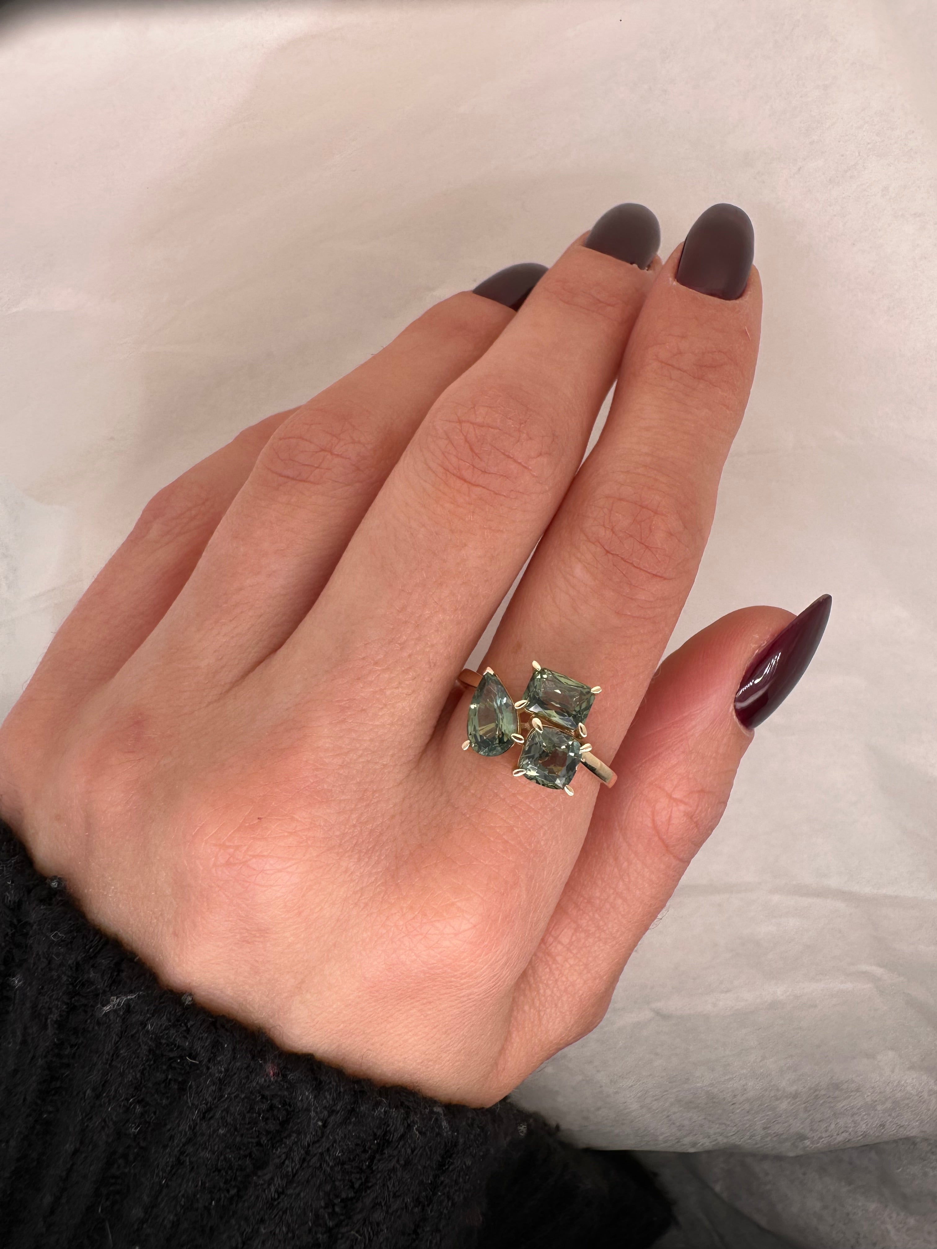 THE UNHEATED GREEN SAPPHIRE MUSE TRIO