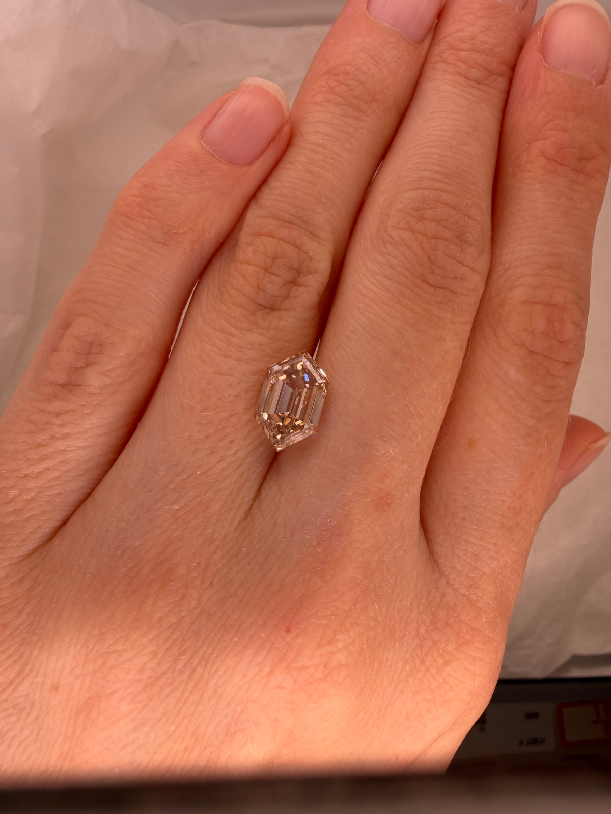2.53 CARAT CHAMPAGNE HEXAGON LAB DIAMOND
