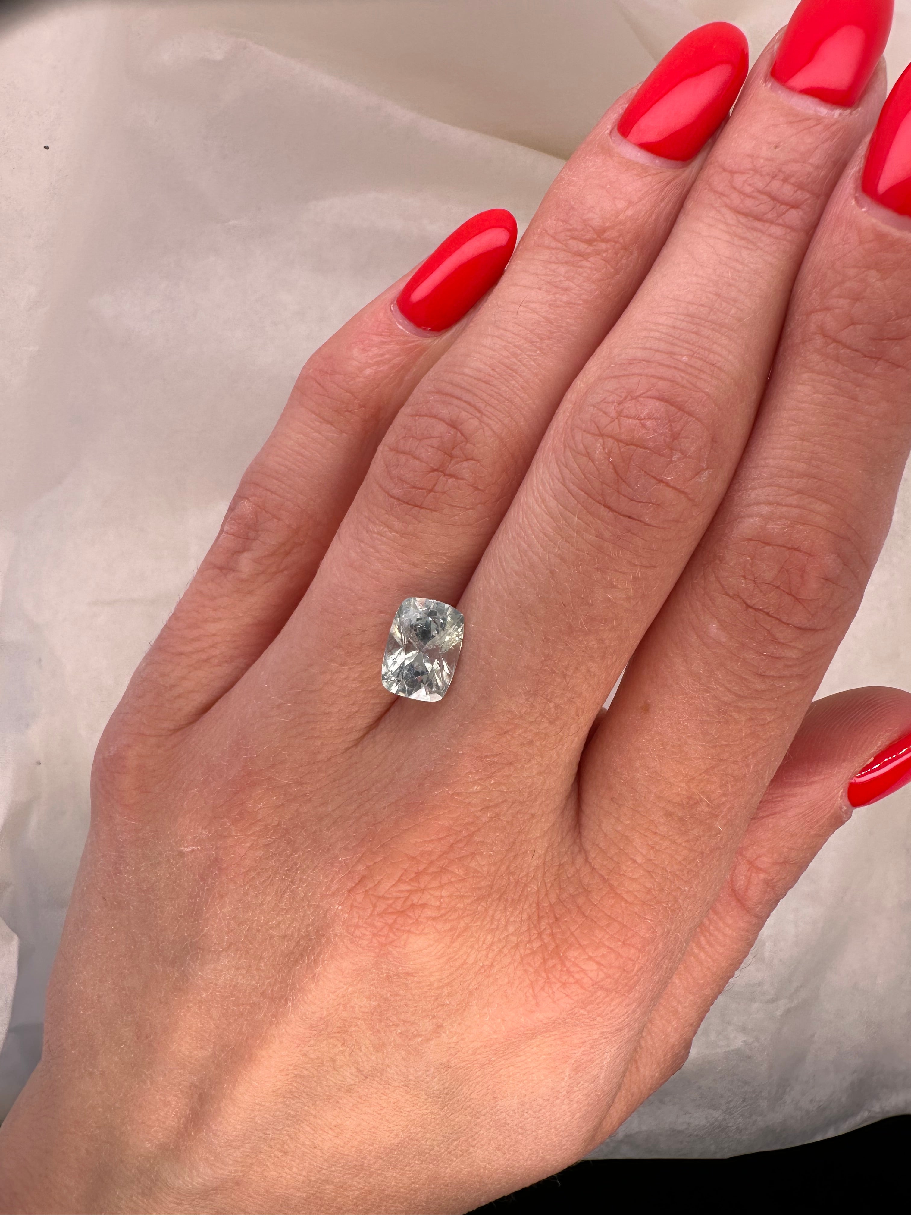 2.86 CARAT NO HEAT SAPPHIRE