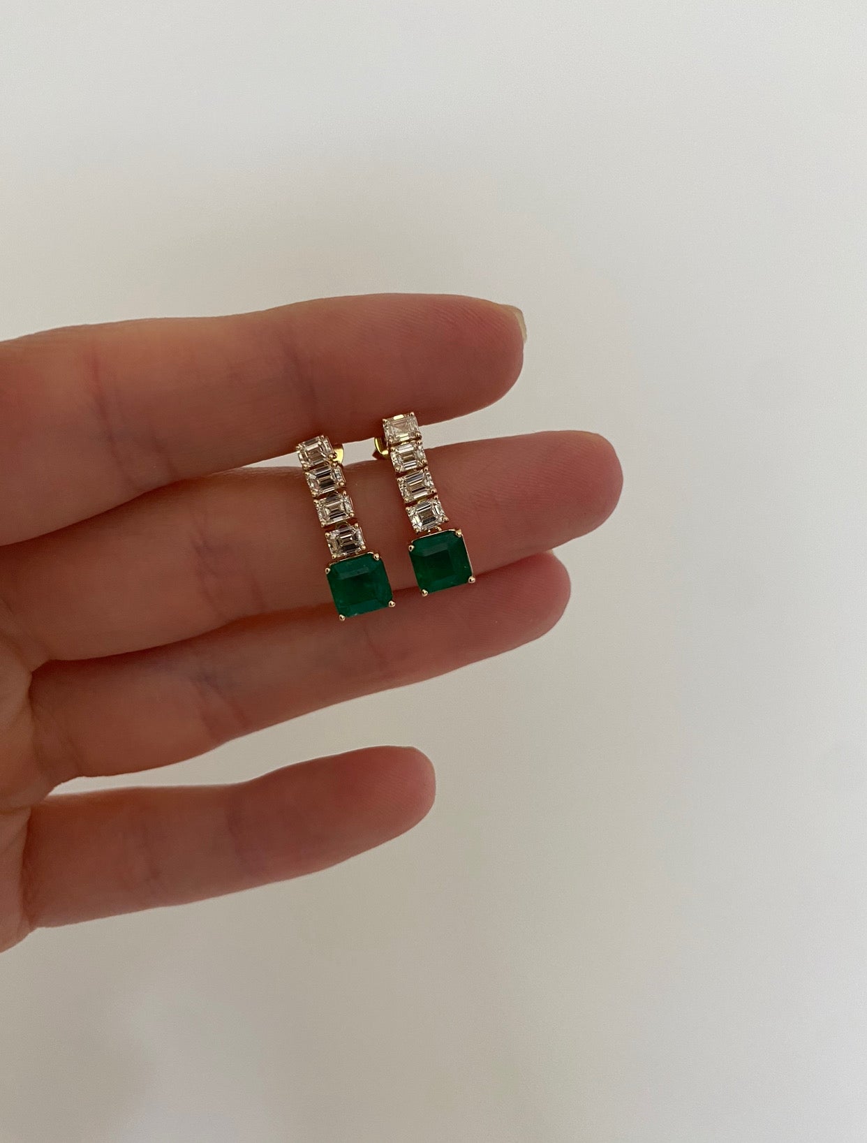 EMERALD AND DIAMOND DANGLE EARRINGS