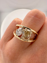 Load image into Gallery viewer, 2.12 CARAT CHAMPAGNE AND WHITE DIAMOND TOI ET MOI