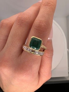 EMERALD AND BAGUETTE DIAMOND RING