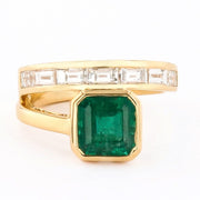 EMERALD AND BAGUETTE DIAMOND RING