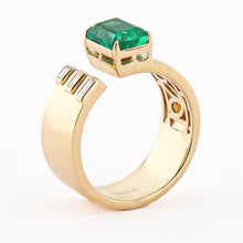 Load image into Gallery viewer, EMERALD AND BAGUETTE DIAMOND OPEN CIGAR BAND