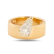 Load image into Gallery viewer, 1.20 CARAT STEP CUT PEAR ON CIGAR BAND
