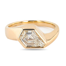 Load image into Gallery viewer, 1.00 CARAT STEP CUT SHIELD DIAMOND