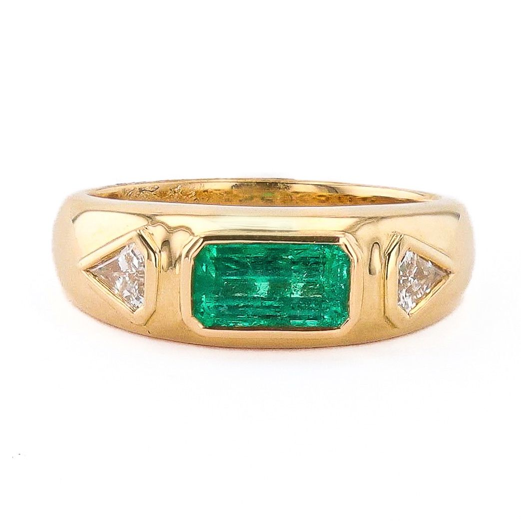 COLOMBIAN EMERALD AND DIAMOND BAND