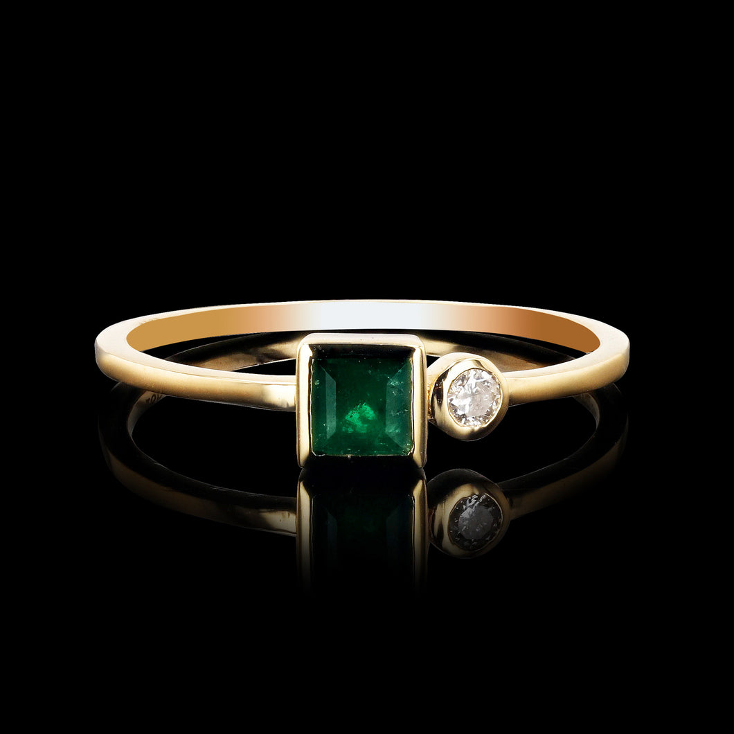 EMERALD AND DIAMOND STACKING RING