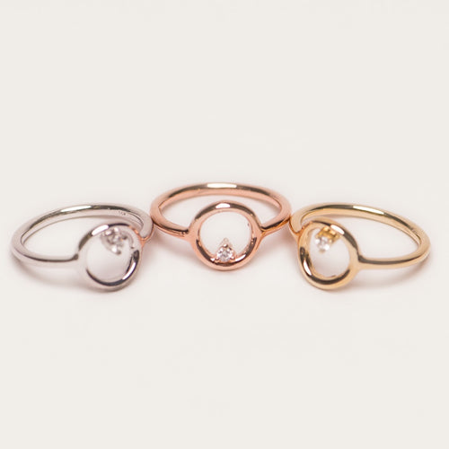 OPEN CIRCLE DIAMOND RING