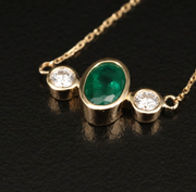 EMERALD AND DIAMOND NECKLACE