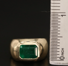 Load image into Gallery viewer, EMERALD DOME RING